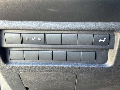 Used 2024 Mitsubishi Outlander FWD image 29