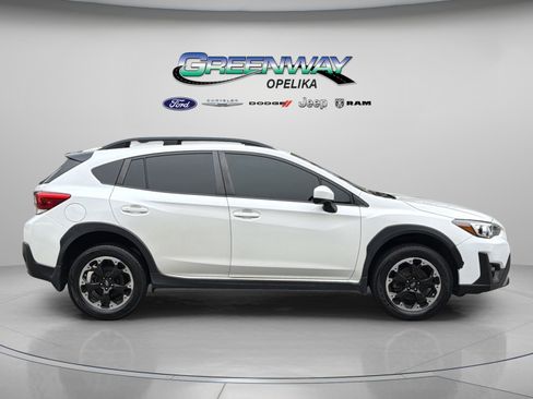 Used 2021 Subaru Crosstrek 2.0i Premium w/ Moonroof Package AWD/4WD image 8