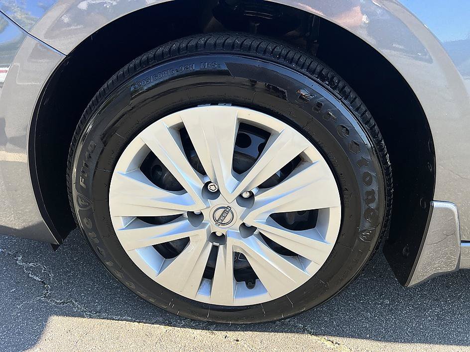 Certified 2025 Nissan Sentra S FWD image 9