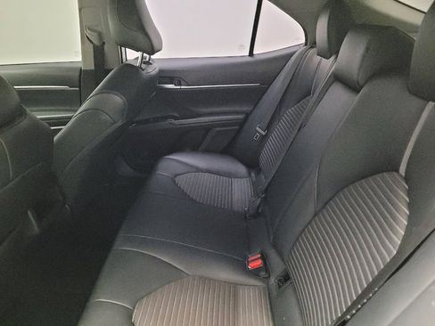 Used 2019 Toyota Camry SE image 18