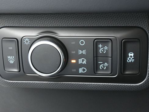 Used 2025 Ford Mustang Mach-E Premium image 24