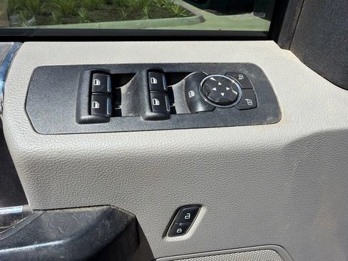Used 2016 Ford F150 XLT AWD/4WD image 10