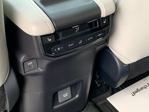 Used 2026 Toyota Grand Highlander AWD Hybrid image 15