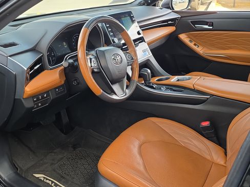 Used 2019 Toyota Avalon Limited w/ All Weather Liner Package image 13