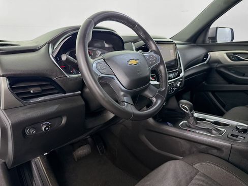 Used 2022 Chevrolet Traverse LT FWD image 21