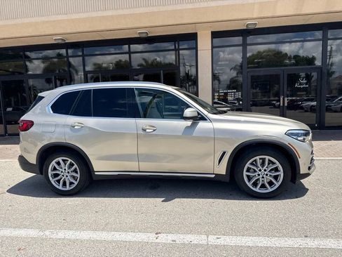 Used 2019 BMW X5 xDrive40i w/ Premium Package 2 AWD/4WD image 5