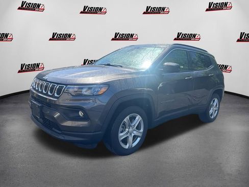 Used 2023 Jeep Compass Latitude w/ Convenience Group AWD/4WD image 7
