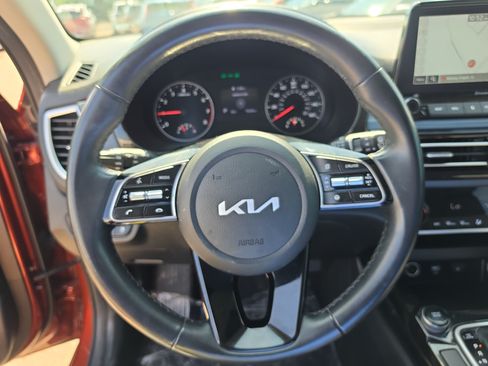 Certified 2023 Kia Seltos S w/ Navigation Package FWD image 28