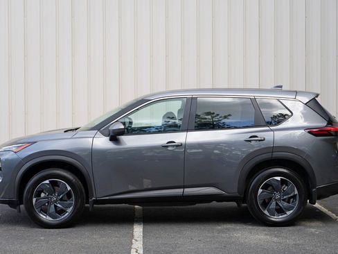 Used 2025 Nissan Rogue SV AWD/4WD image 42