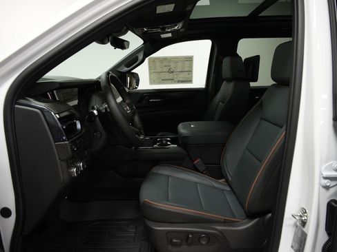 New 2026 GMC Yukon XL AT4 w/ AT4 Premium Plus Package AWD/4WD image 31