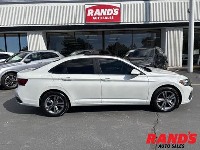 Used 2024 Volkswagen Jetta SE w/ Panoramic Sunroof Package