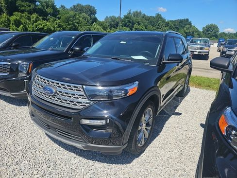 Used 2021 Ford Explorer Limited w/ Equipment Group 301A AWD/4WD image 4