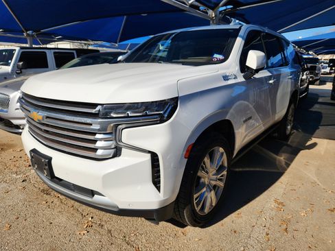 Used 2021 Chevrolet Tahoe High Country w/ Premium Package image 2