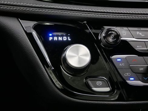 New 2026 Chrysler Pacifica Select AWD/4WD image 36