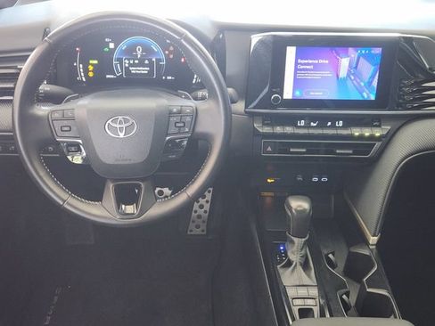 Used 2025 Toyota Camry SE FWD image 21