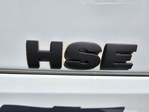 Used 2013 Land Rover LR4 HSE LUX AWD/4WD image 17
