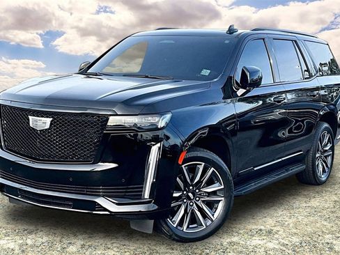 Certified 2021 Cadillac Escalade Sport image 3