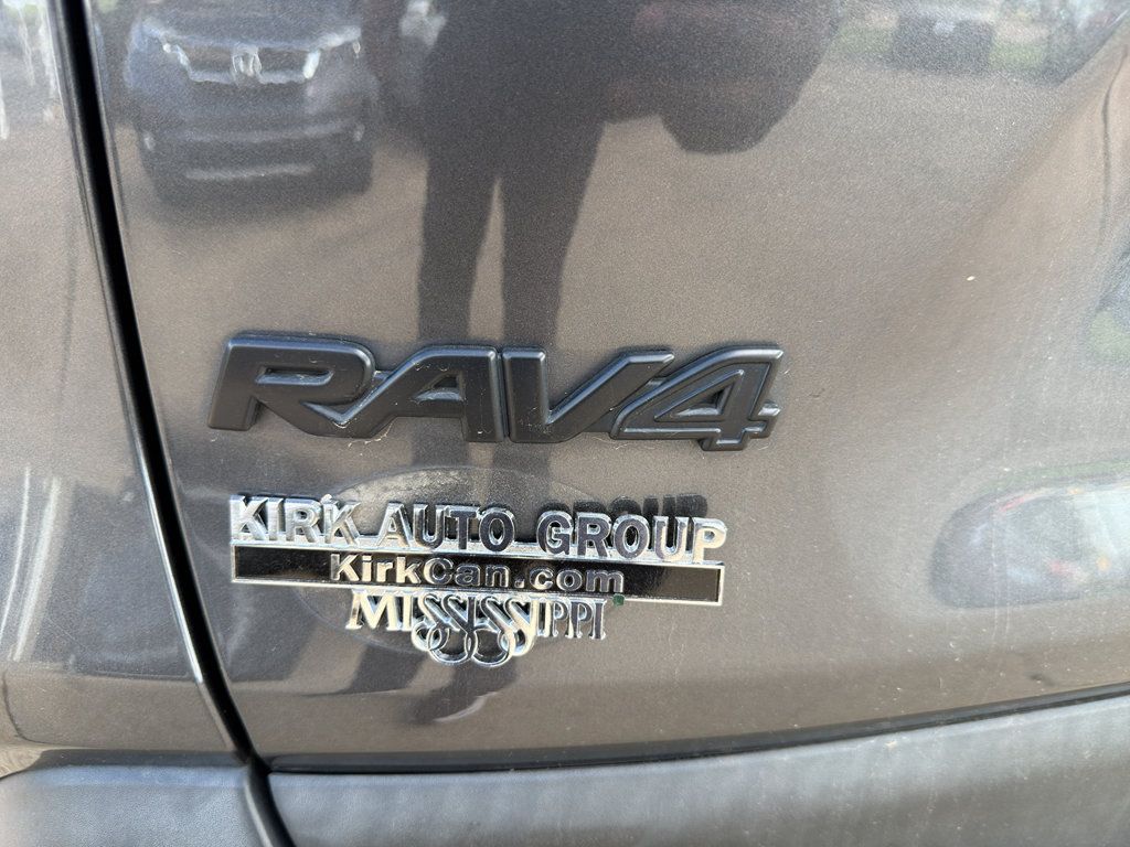 Used 2023 Toyota RAV4 XLE Premium AWD/4WD image 15