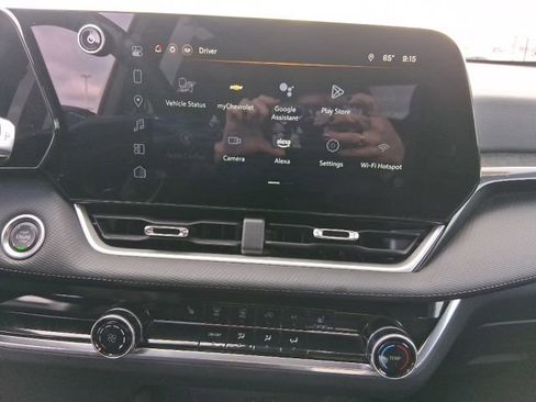 Used 2025 Chevrolet Equinox LT image 22