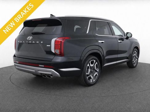 Used 2023 Hyundai Palisade Limited w/ Cargo Package AWD/4WD image 3