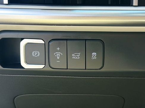 Used 2025 Hyundai Santa Fe SEL FWD image 10