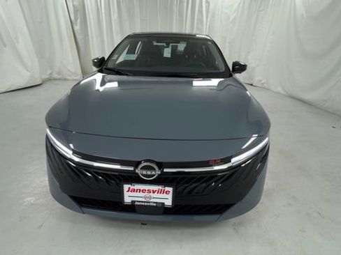 New 2026 Nissan Sentra SR FWD image 8