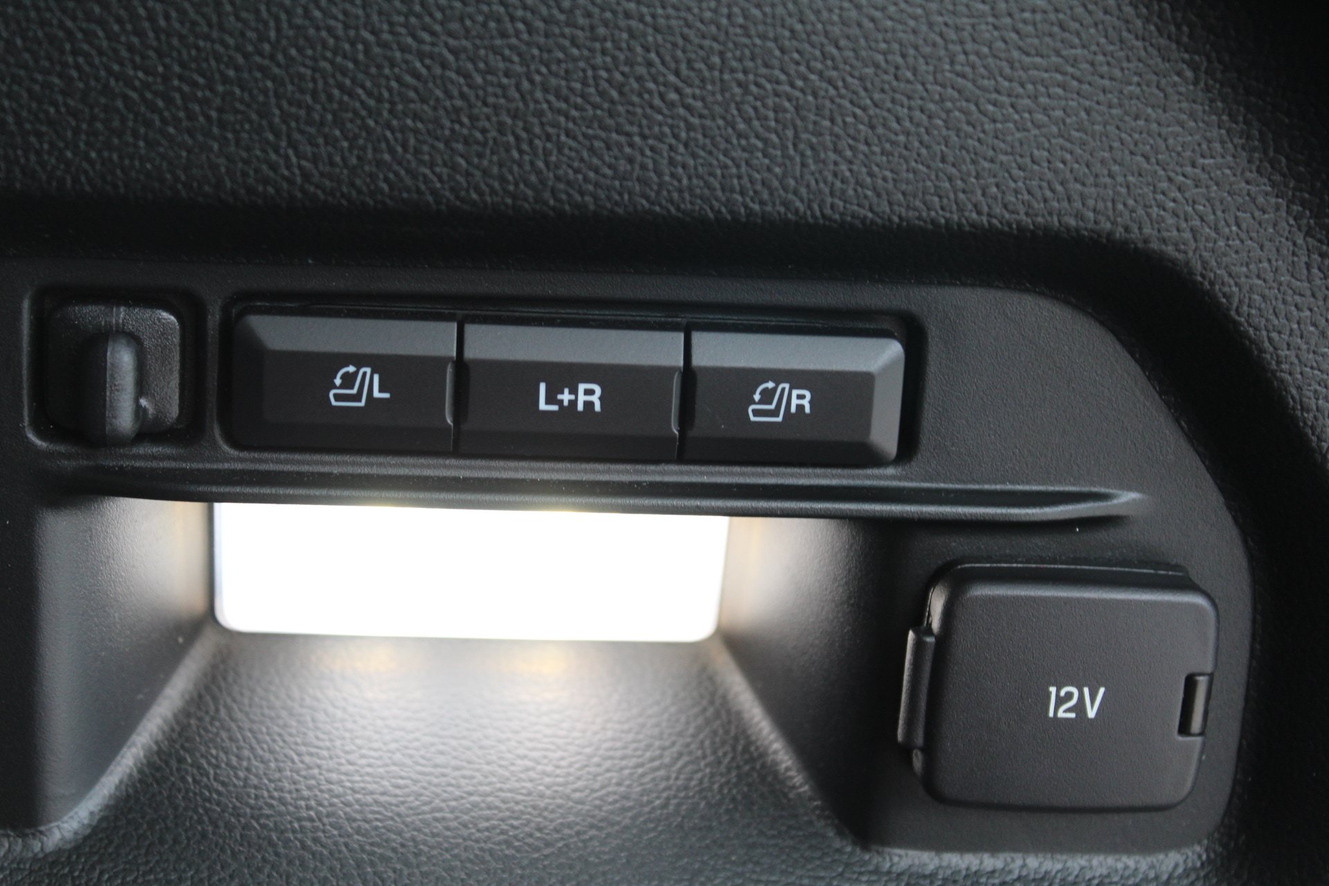 Used 2020 Ford Explorer Limited AWD/4WD image 26