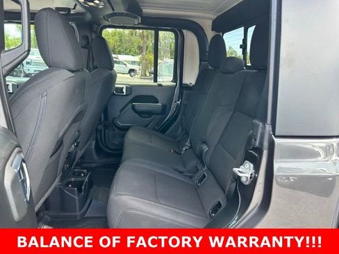 Used 2023 Jeep Gladiator Sport AWD/4WD image 16