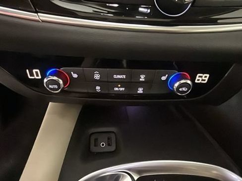 Used 2018 Buick Enclave Essence w/ Trailering Package FWD image 22