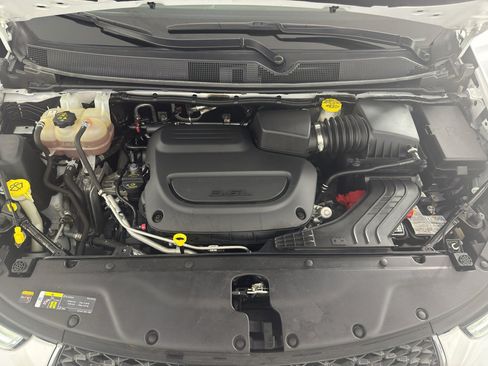 Used 2022 Chrysler Pacifica Limited FWD image 11