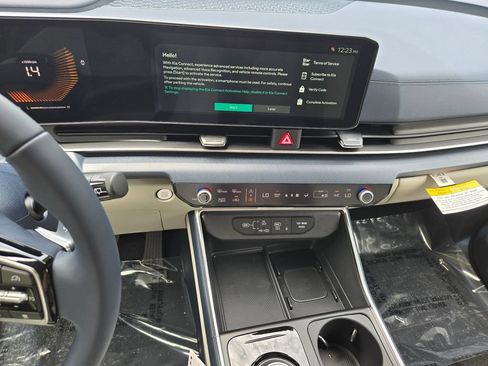 New 2026 Kia Carnival EX FWD image 23