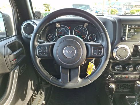 Used 2014 Jeep Wrangler Unlimited Rubicon w/ Connectivity Group image 10