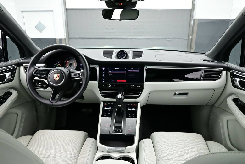 Certified 2023 Porsche Macan S AWD/4WD image 20
