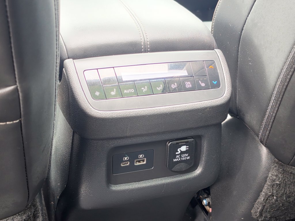 Used 2024 Nissan Pathfinder Platinum FWD image 36