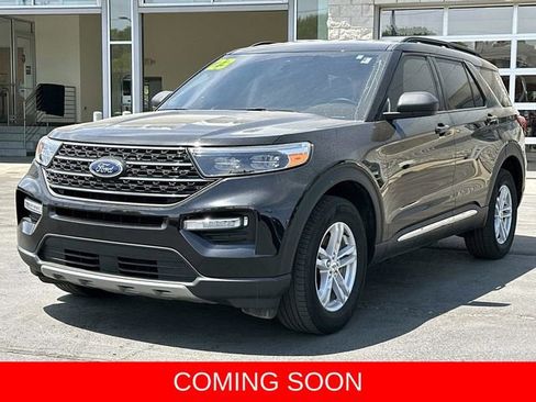 Used 2023 Ford Explorer XLT w/ Equipment Group 202A AWD/4WD image 4