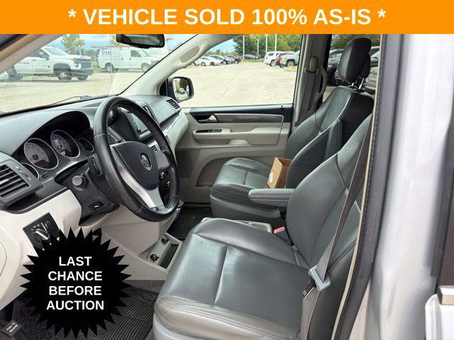 Used 2010 Volkswagen Routan SE FWD image 15