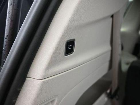 Used 2023 Chrysler Voyager LX FWD image 36