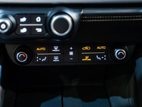 Used 2019 Ferrari GTC4Lusso AWD/4WD image 45