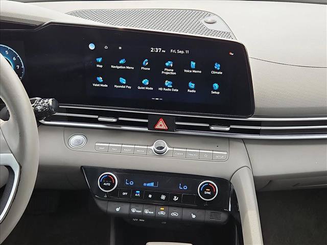 Used 2025 Hyundai Elantra SEL FWD image 15