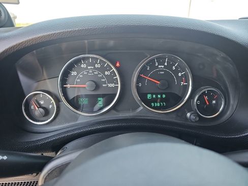Used 2013 Jeep Wrangler Rubicon w/ PWR Convenience Group AWD/4WD image 13