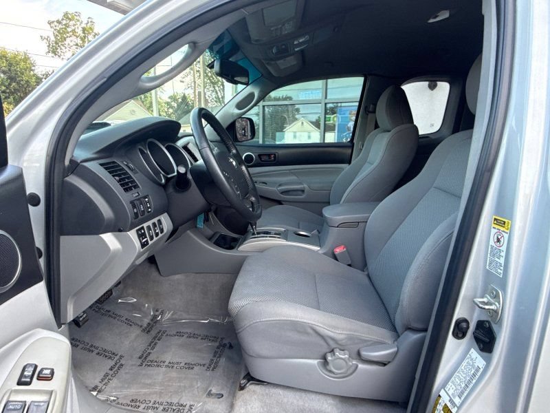 Used 2010 Toyota Tacoma 4x4 Access Cab V6 w/ TRD Off-Road Pkg image 11