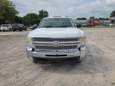 Used 2010 Chevrolet Silverado 3500 LT w/ Interior Plus Package AWD/4WD image 2