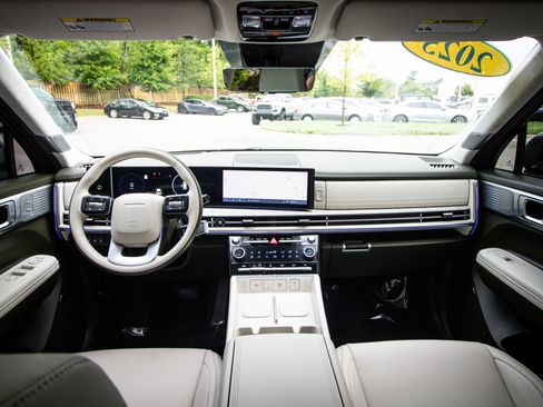 Used 2025 Hyundai Santa Fe Calligraphy FWD image 29