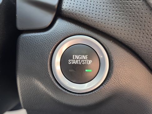 Used 2018 Chevrolet Equinox Premier FWD image 23