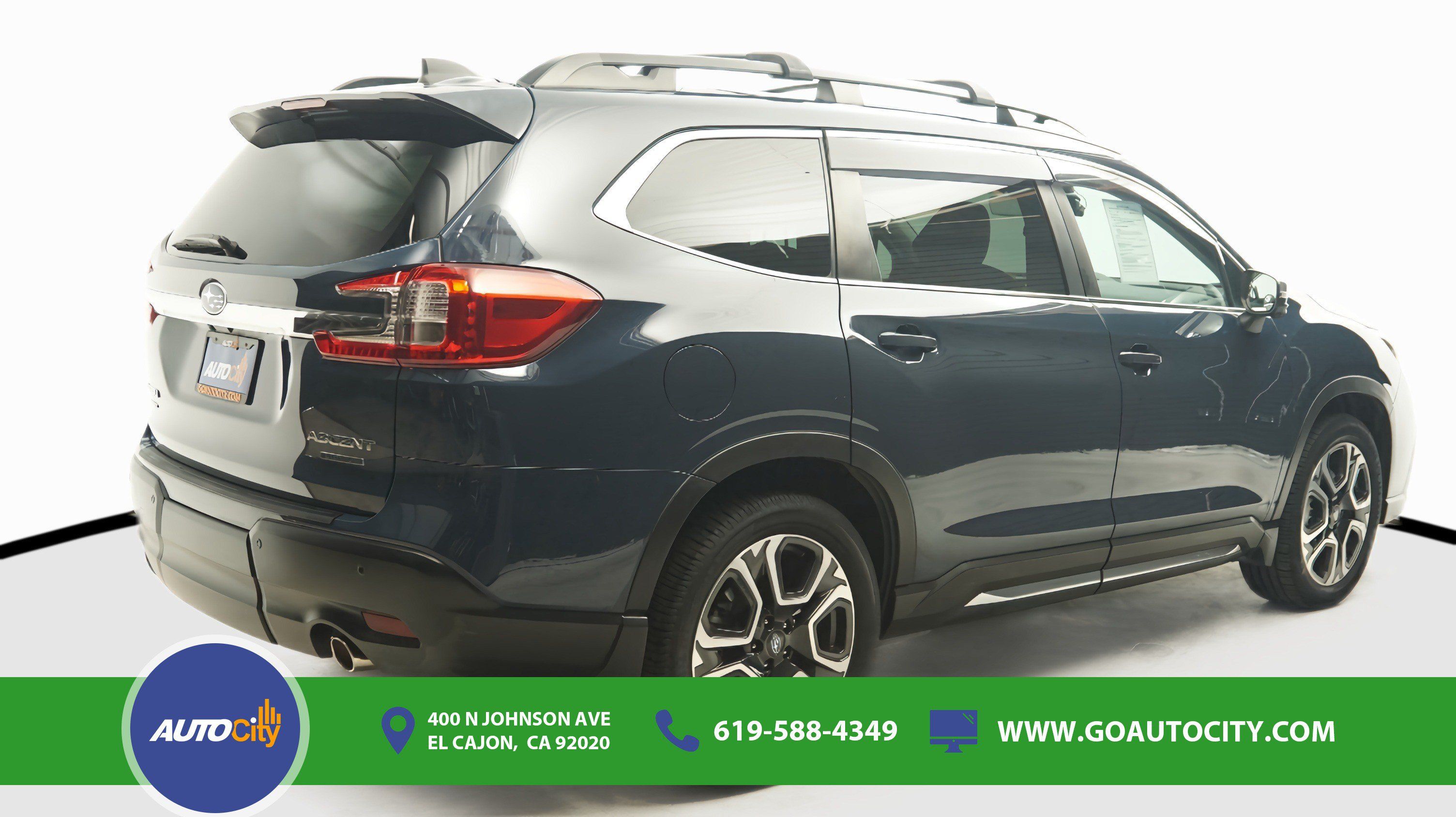 Used 2023 Subaru Ascent Limited w/ Technology Package AWD/4WD image 6
