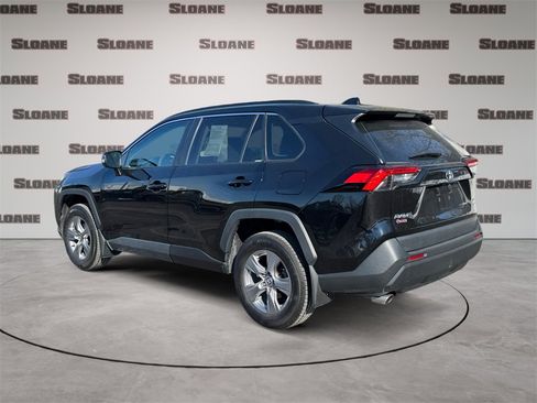 Used 2022 Toyota RAV4 XLE image 3