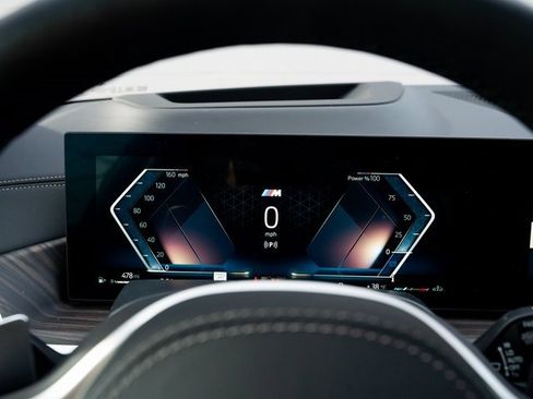 Used 2025 BMW X7 xDrive40i w/ M Sport Package image 25