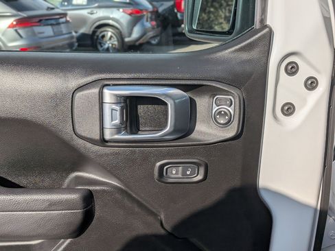 Used 2022 Jeep Wrangler Unlimited Sport image 13