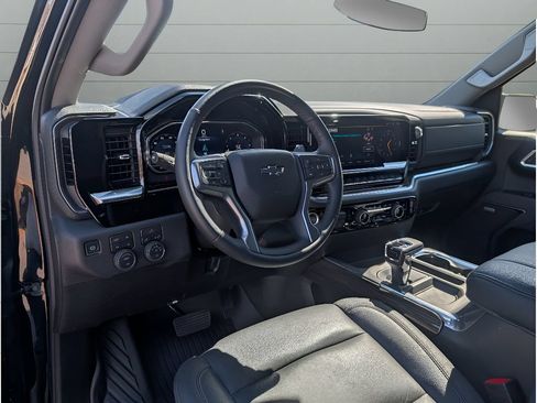 Used 2025 Chevrolet Silverado 1500 RST AWD/4WD image 17
