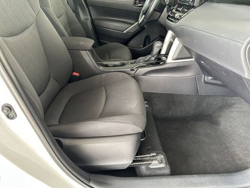 Used 2022 Toyota Corolla Cross LE FWD image 36